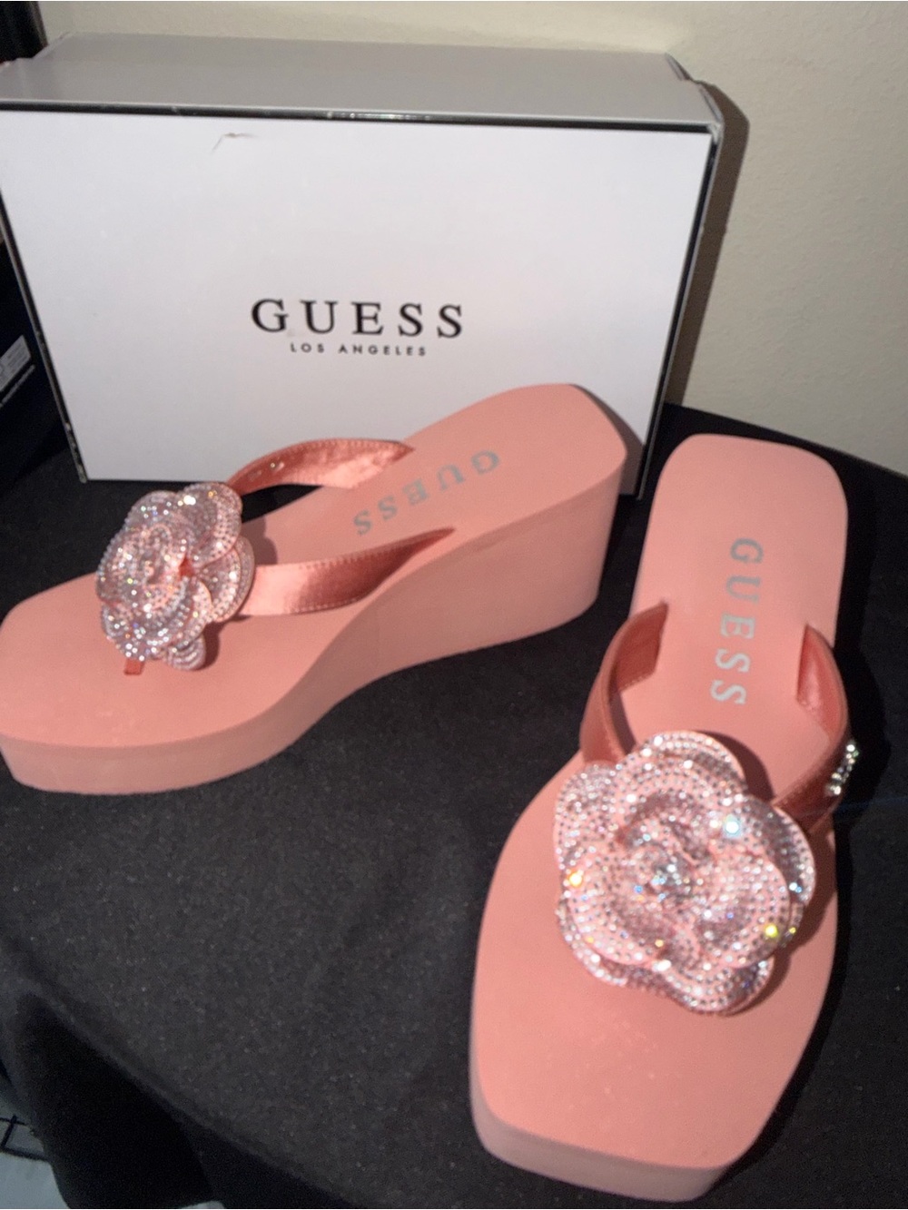 💓 GUESS “Damani” Pink Crystal Floral Platform Sandals 🌺